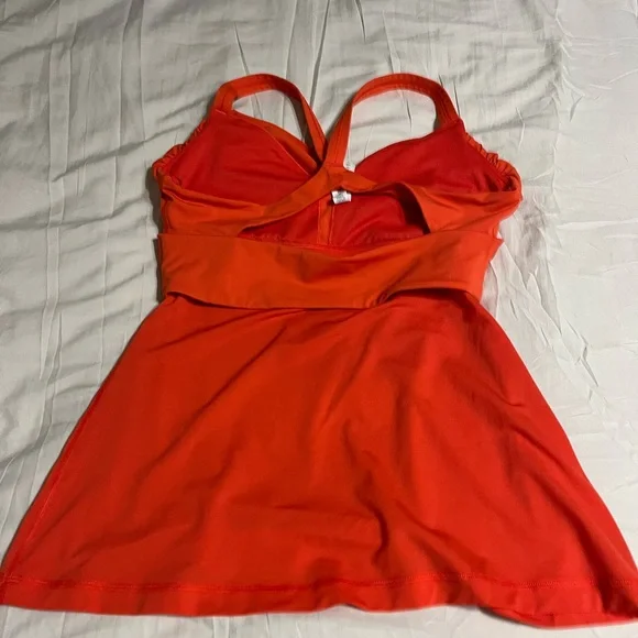 Lululemon Wrap It Up Tank Top Red Women’s Size 12 Built-In Bra - Picture 6 of 7